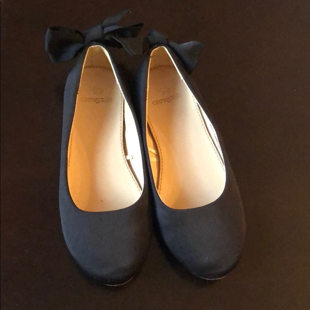 Black satin ballet shoes with grosgrain bow